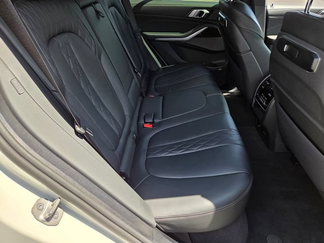 Used 2025 BMW X5 xDrive50e AWD/4WD image 15