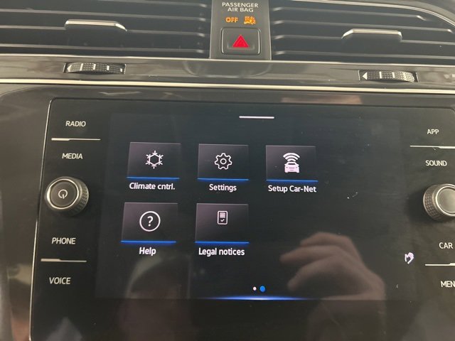 Used 2022 Volkswagen Tiguan SE w/ Panoramic Sunroof Package image 17