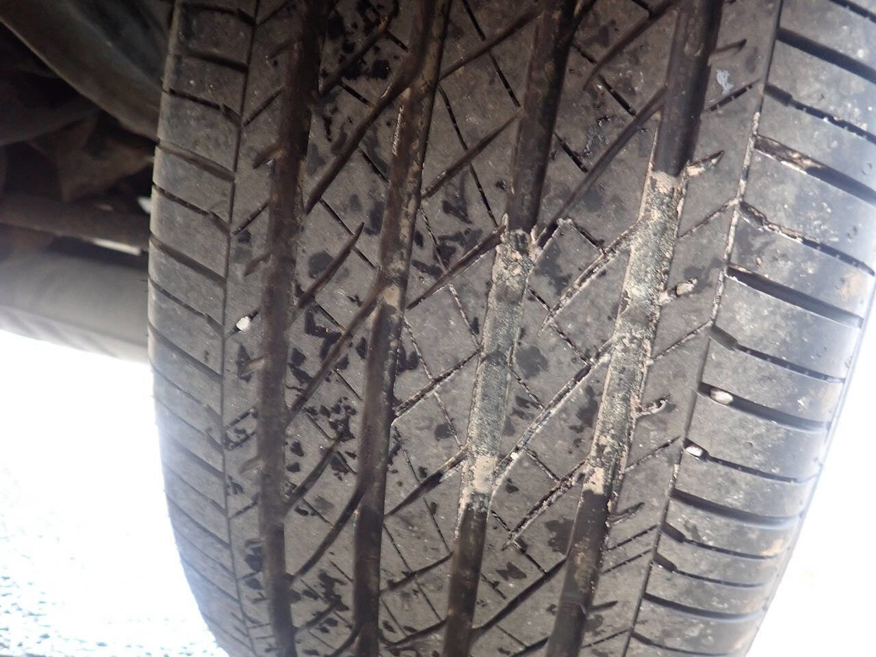 Used 2010 Chrysler Sebring Limited w/ Electronics Convenience Group image 37