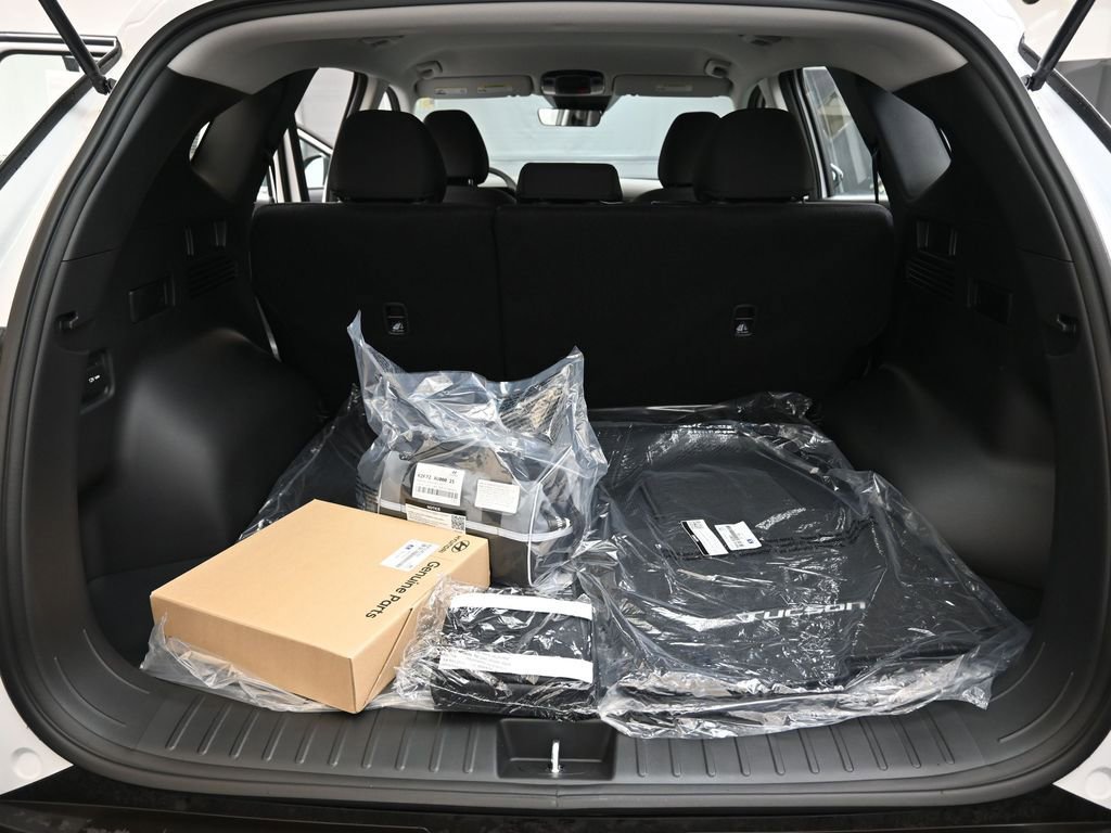 New 2026 Hyundai Tucson Blue SE image 17