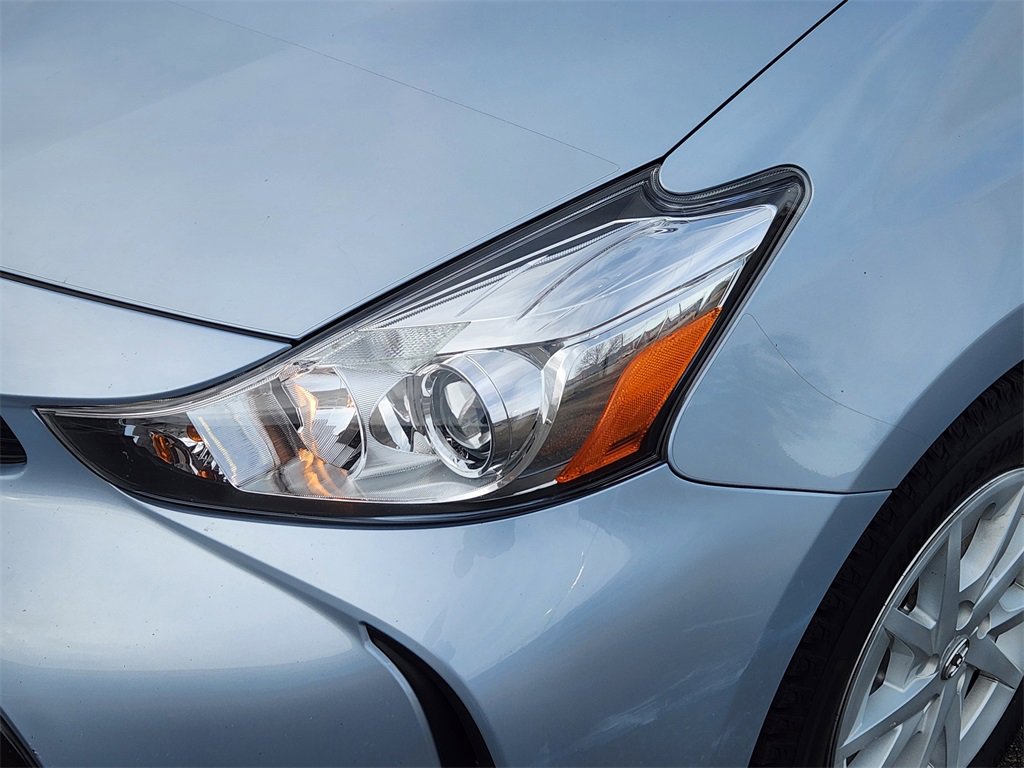 Used 2015 Toyota Prius V Five image 5