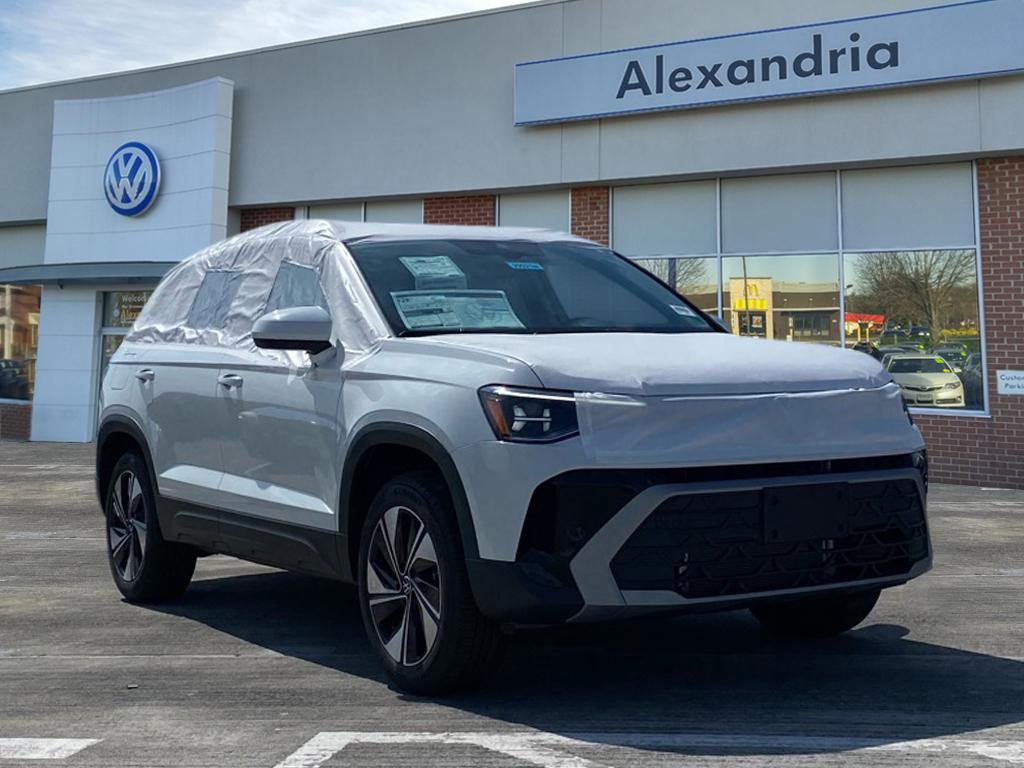 New 2025 Volkswagen Taos SE image 1