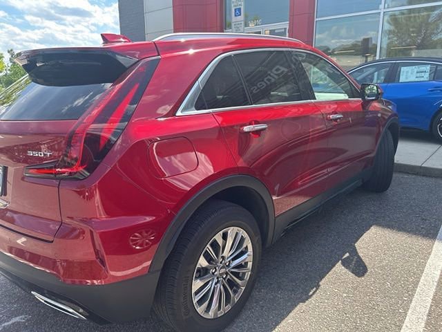 Used 2024 Cadillac XT4 Premium Luxury w/ Technology Package FWD image 4