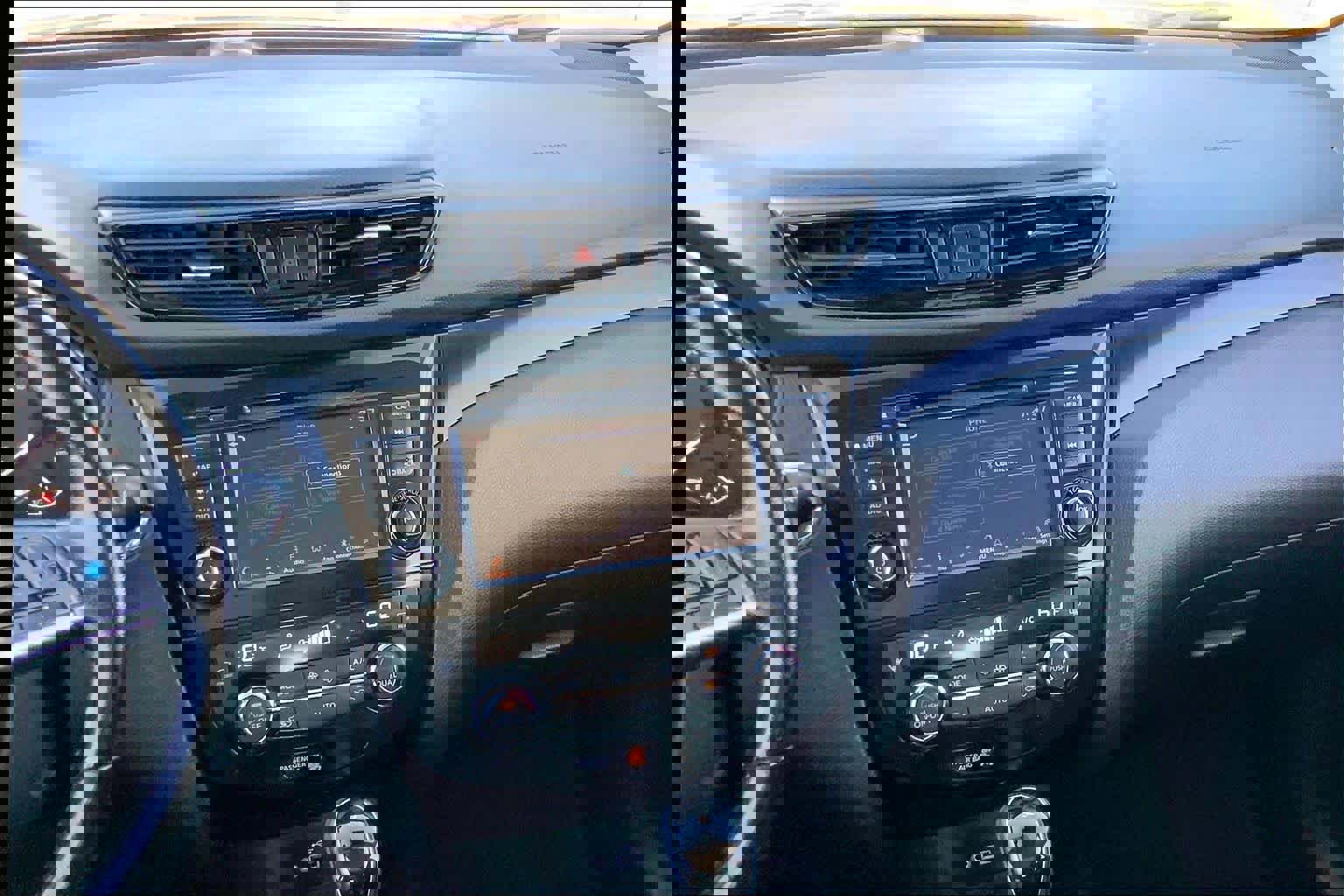 Used 2021 Nissan Rogue Sport SL image 6