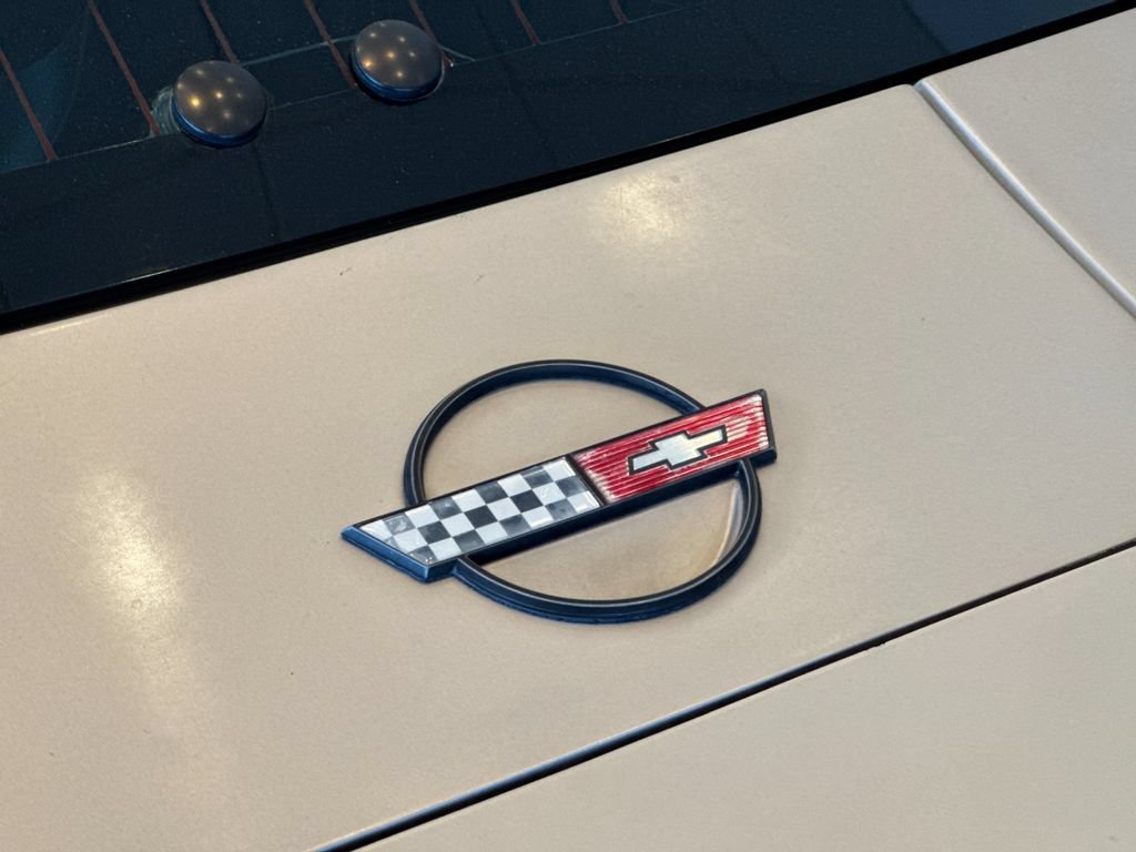 Used 1987 Chevrolet Corvette Coupe RWD image 26