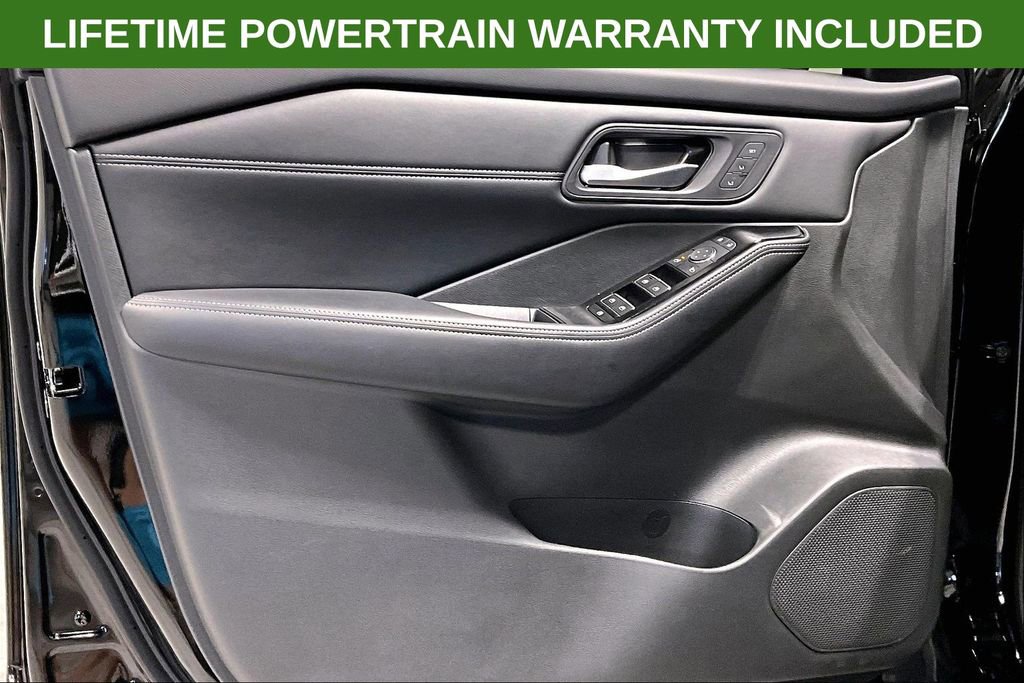 Used 2024 Nissan Rogue SL w/ SL Premium Package image 21