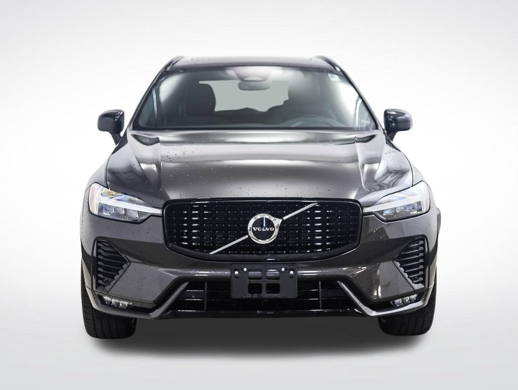 Used 2022 Volvo XC60 B6 R-Design w/ Protection Package Premier AWD/4WD image 8