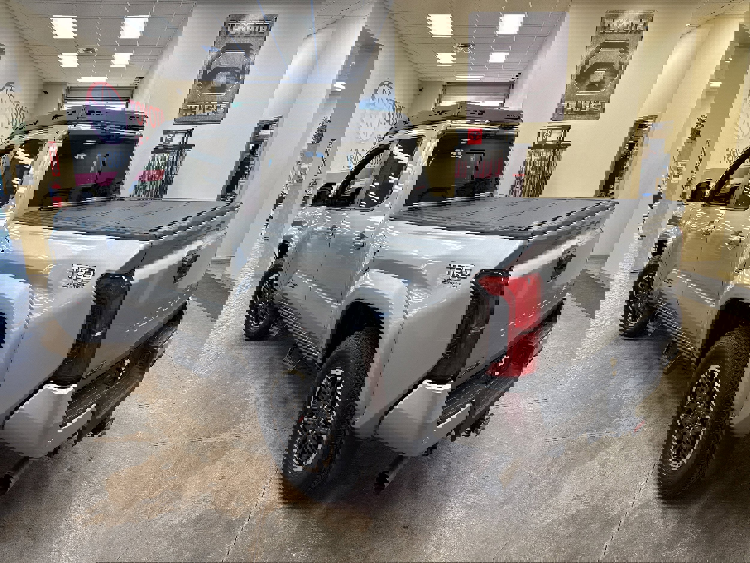 Used 2024 Toyota Tacoma TRD Sport w/ TRD Sport Premium Package image 8