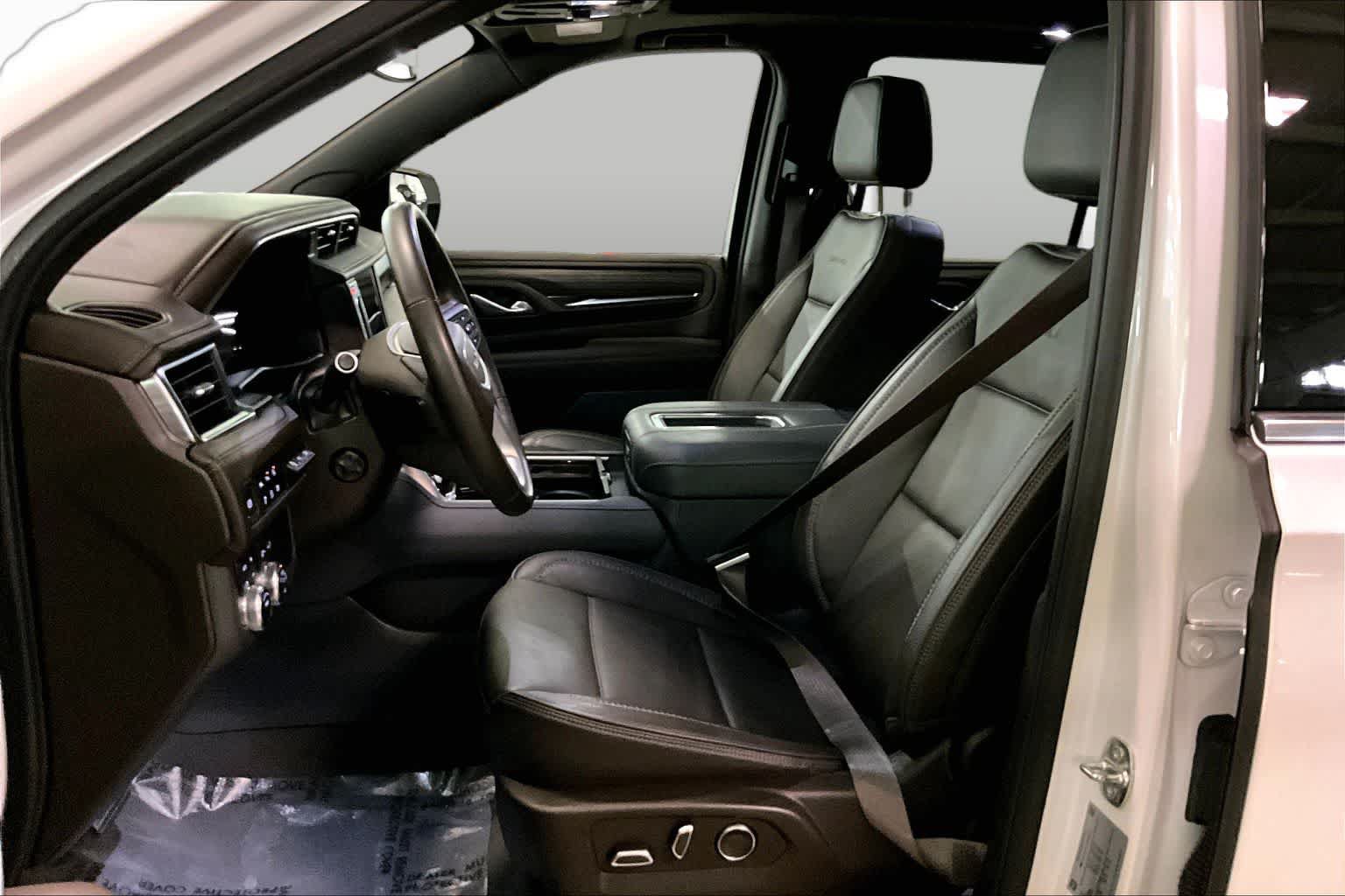 Used 2024 GMC Yukon Denali AWD/4WD image 9