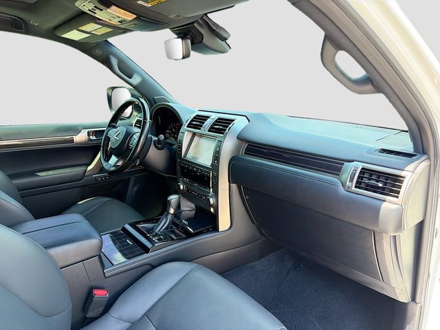 Used 2020 Lexus GX 460 Premium w/ Premium Package image 14