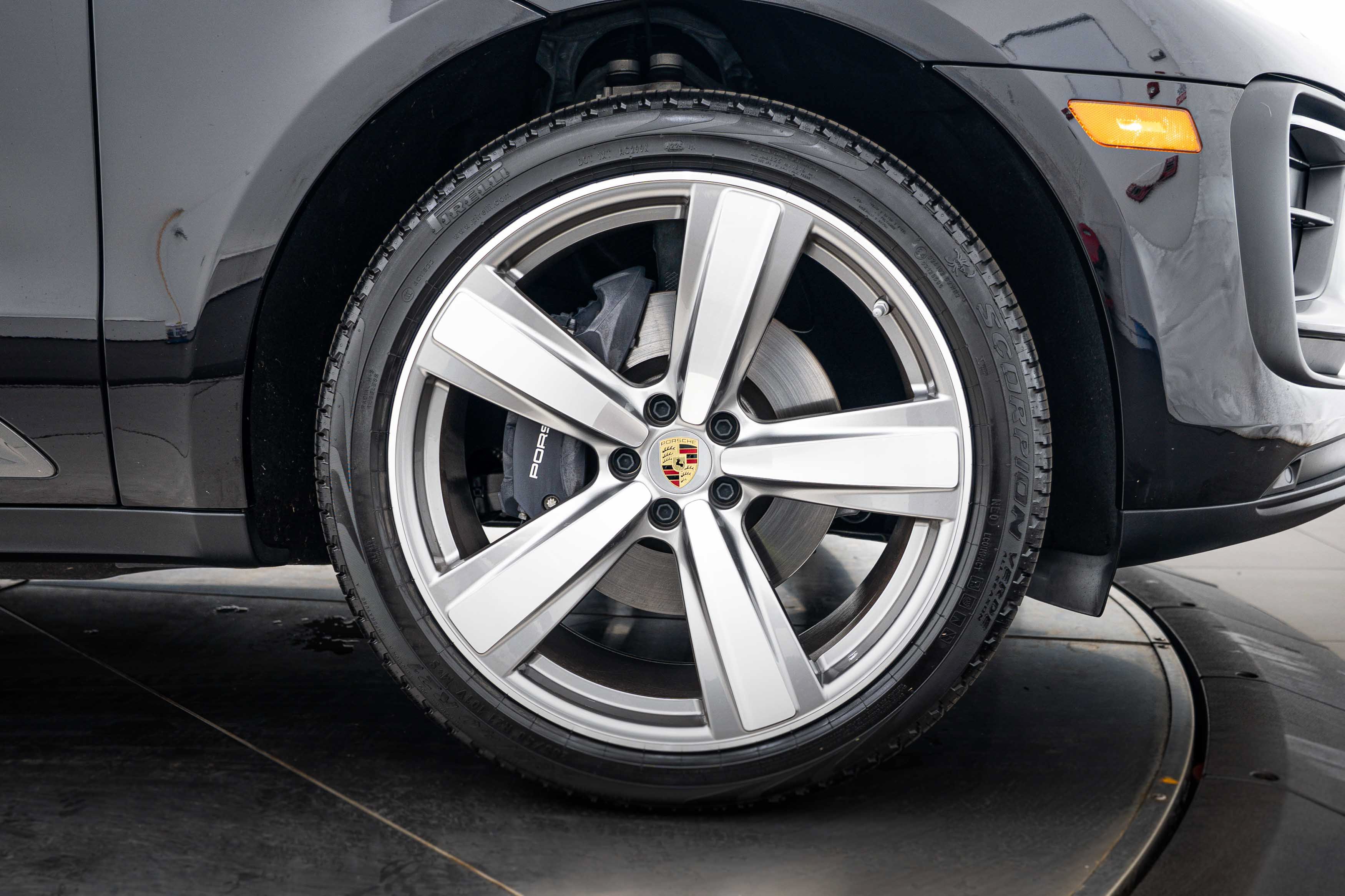 Certified 2026 Porsche Macan Turbo AWD/4WD image 11