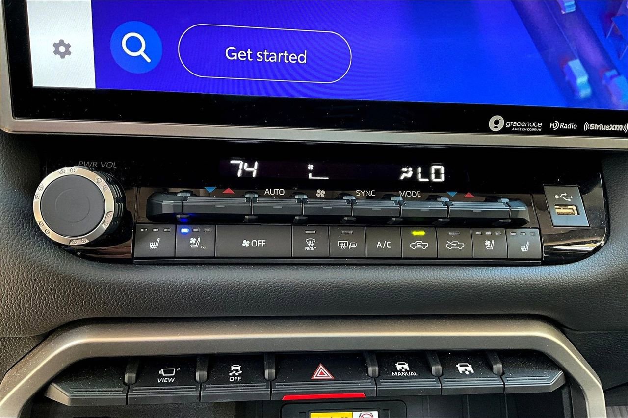 Used 2023 Toyota Tundra Limited image 23