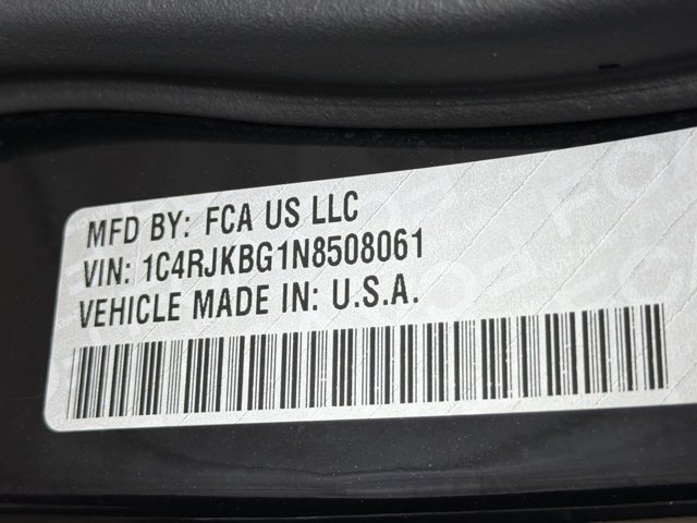 Used 2022 Jeep Grand Cherokee L Limited AWD/4WD image 28