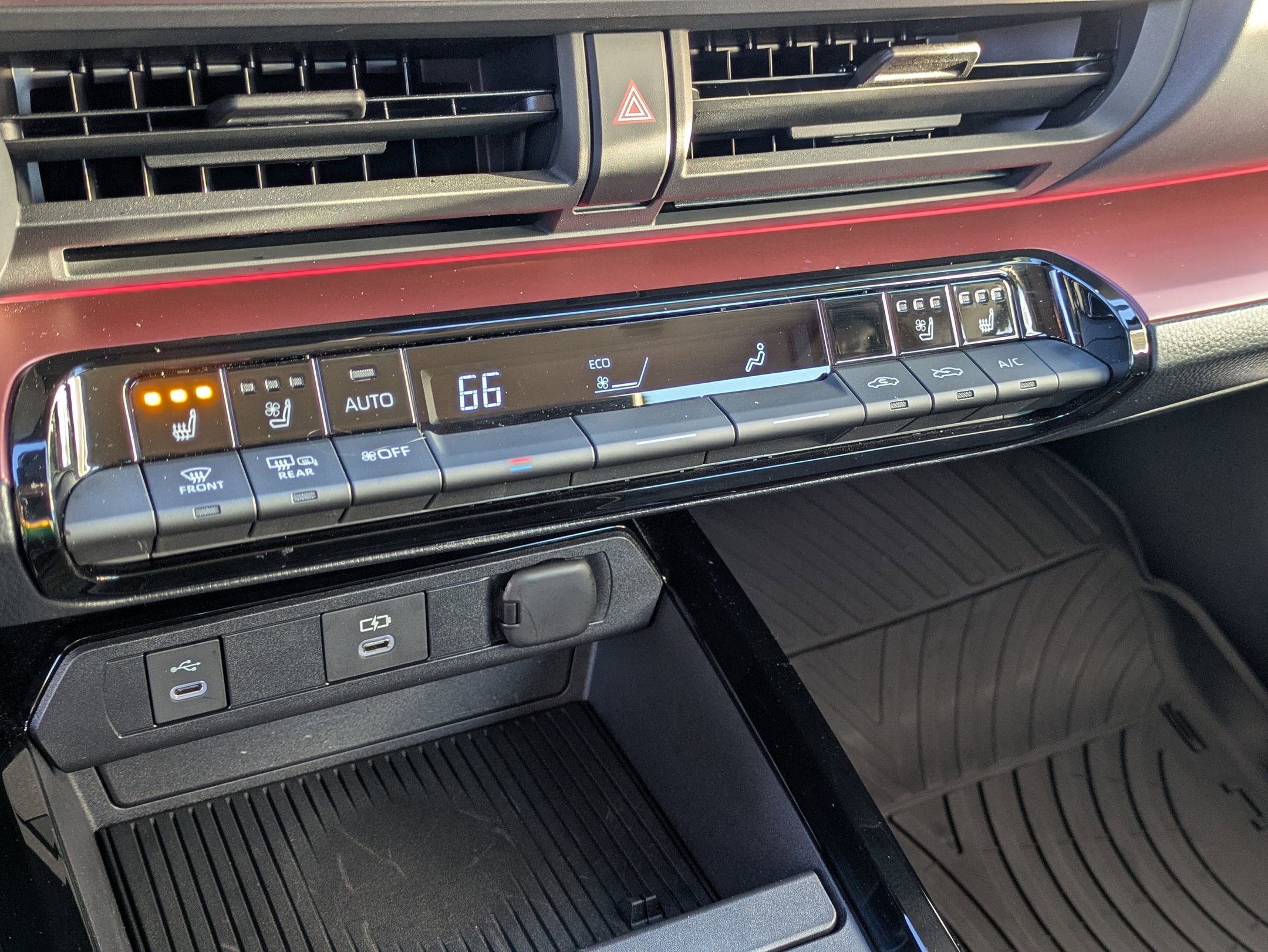 Used 2025 Toyota Prius Plug-In Hybrid image 24