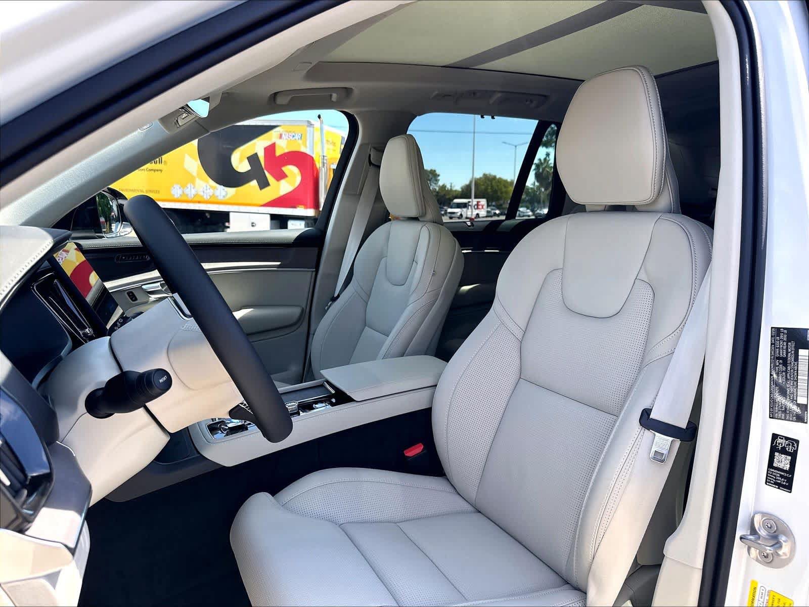 New 2026 Volvo XC90 T8 Ultra w/ Protection Package AWD/4WD image 11