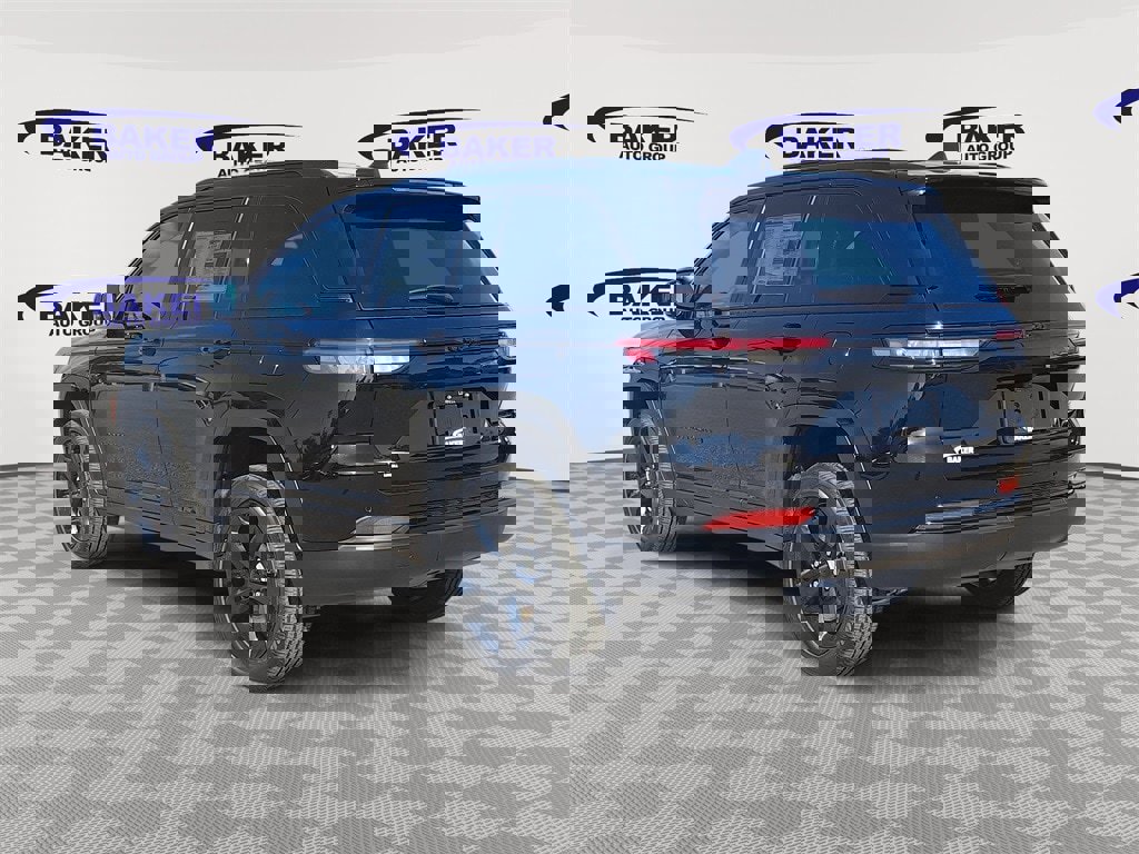 New 2025 Jeep Grand Cherokee Altitude image 5