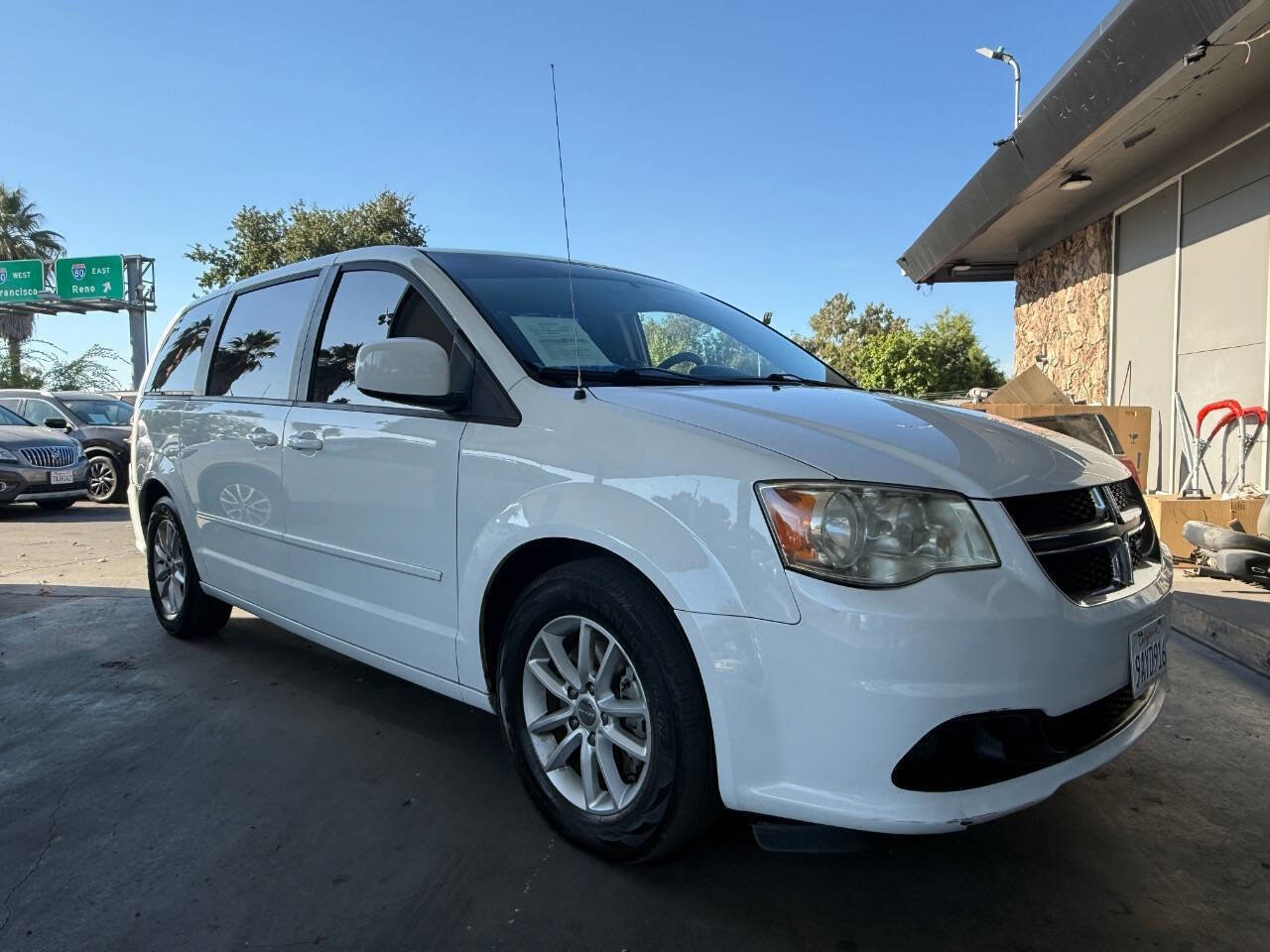 Used 2014 Dodge Grand Caravan SXT FWD image 11