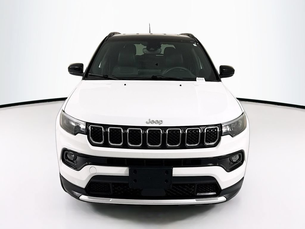 Used 2023 Jeep Compass Limited AWD/4WD image 2