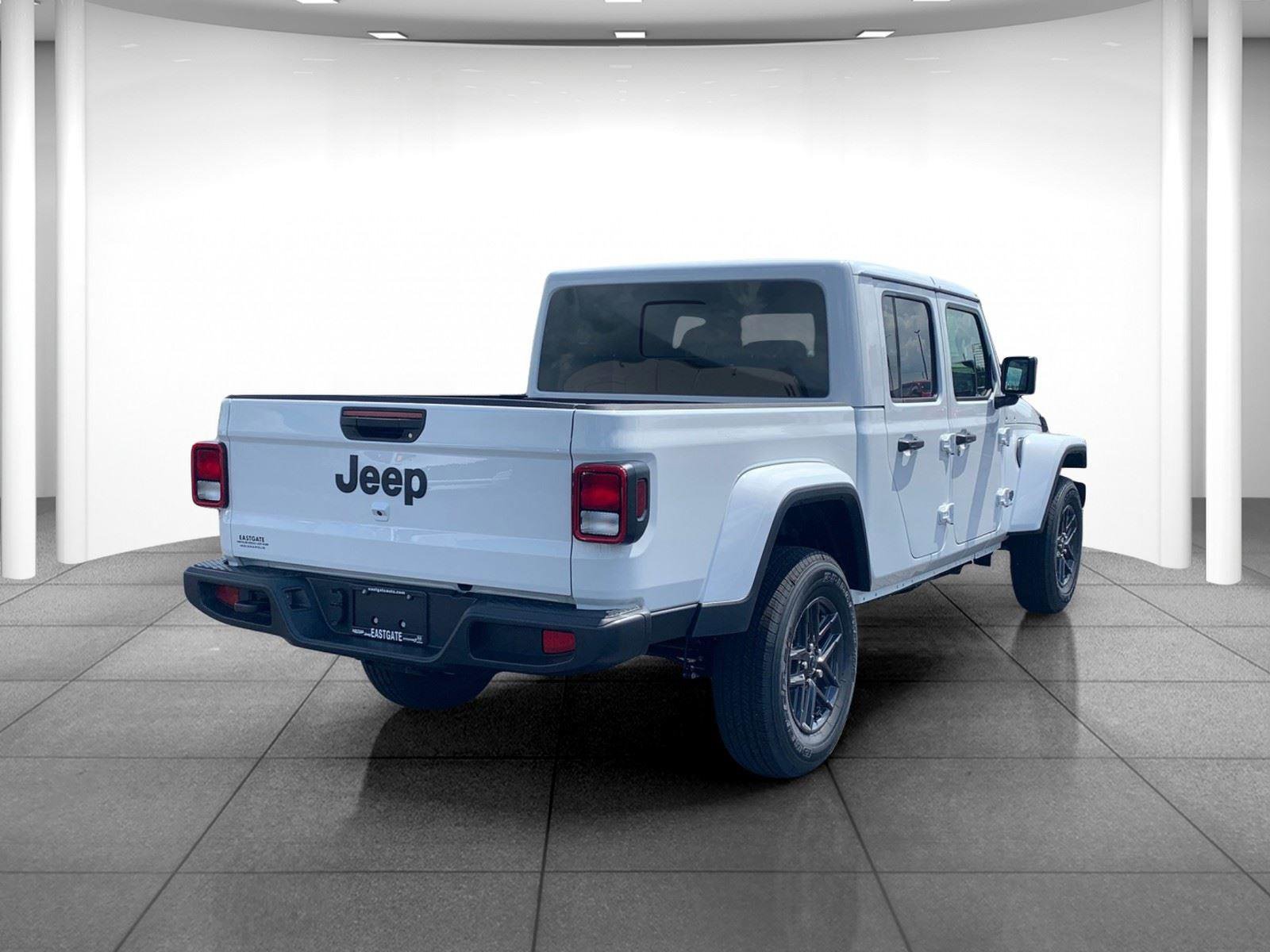 New 2025 Jeep Gladiator Sport image 7