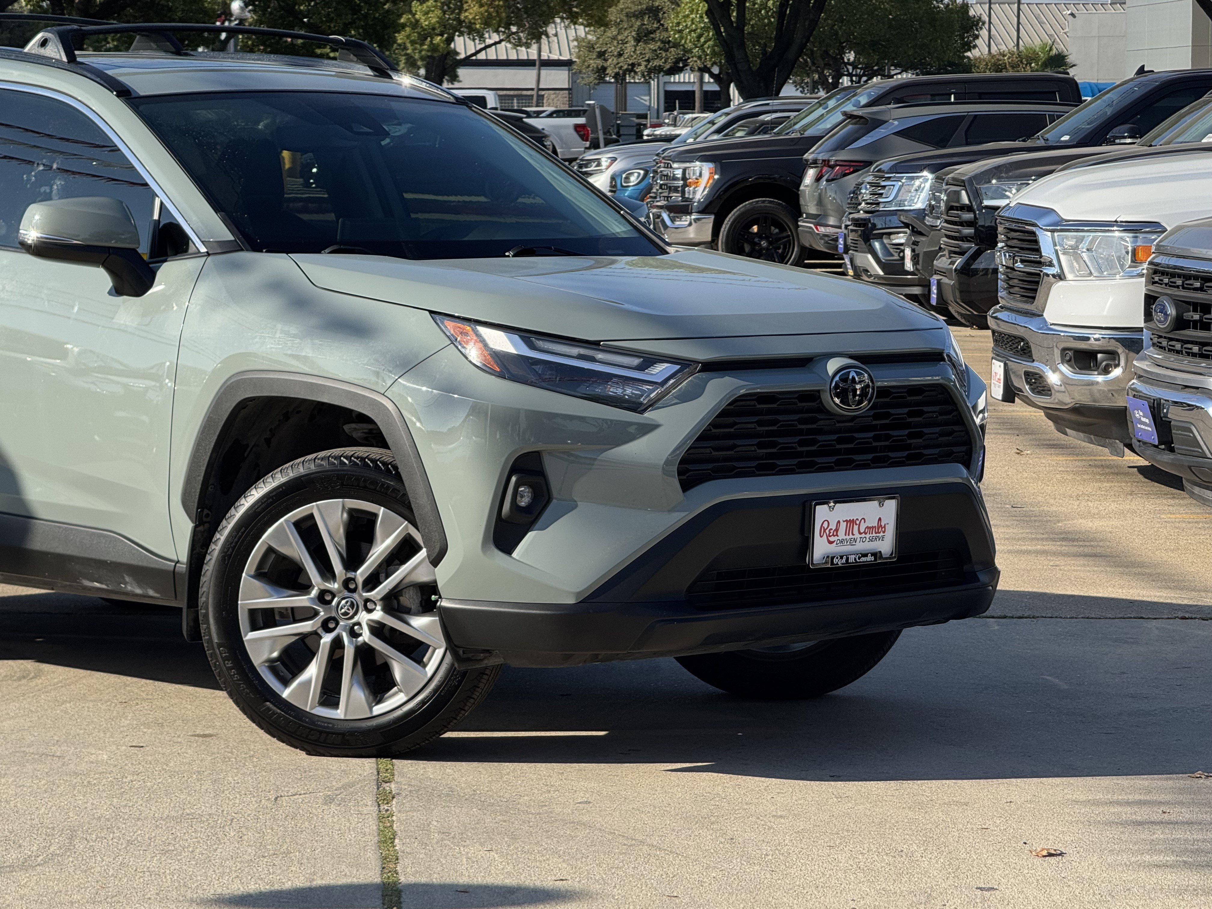Used 2023 Toyota RAV4 XLE Premium image 2