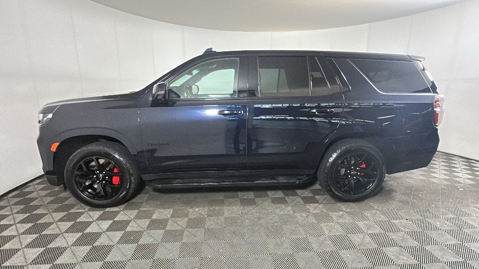 Used 2023 Chevrolet Tahoe RST w/ RST Performance Edition AWD/4WD image 7