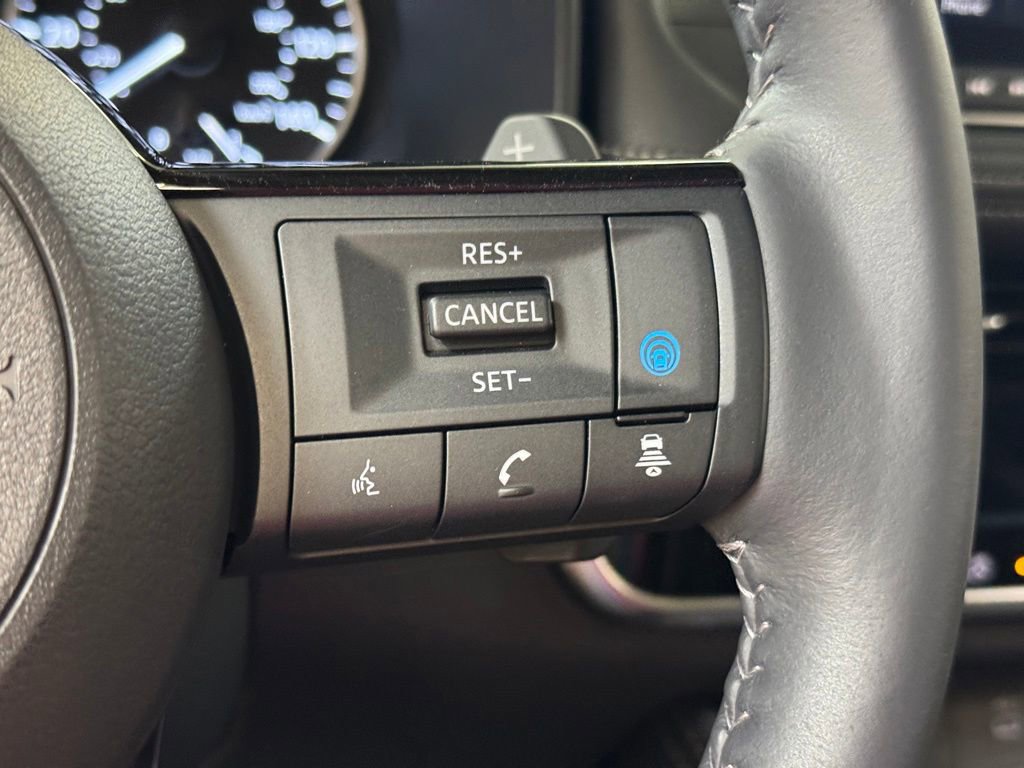 Used 2023 Nissan Rogue SL AWD/4WD image 35