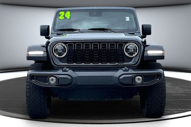 Used 2024 Jeep Wrangler Unlimited Sport AWD/4WD image 2