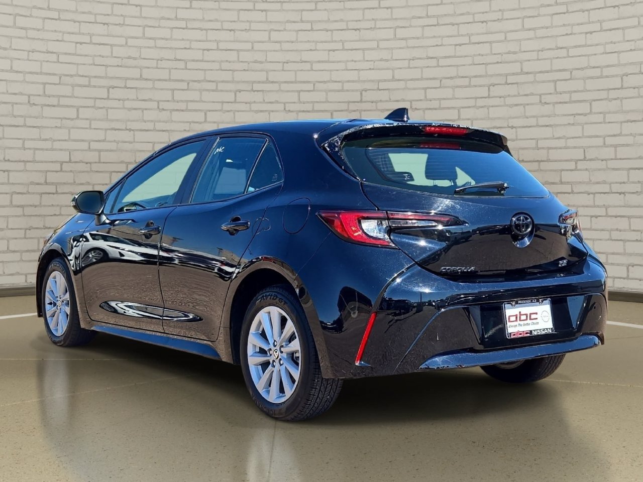 Used 2026 Toyota Corolla SE FWD image 8