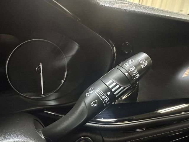 Used 2023 Buick Envision Avenir image 23