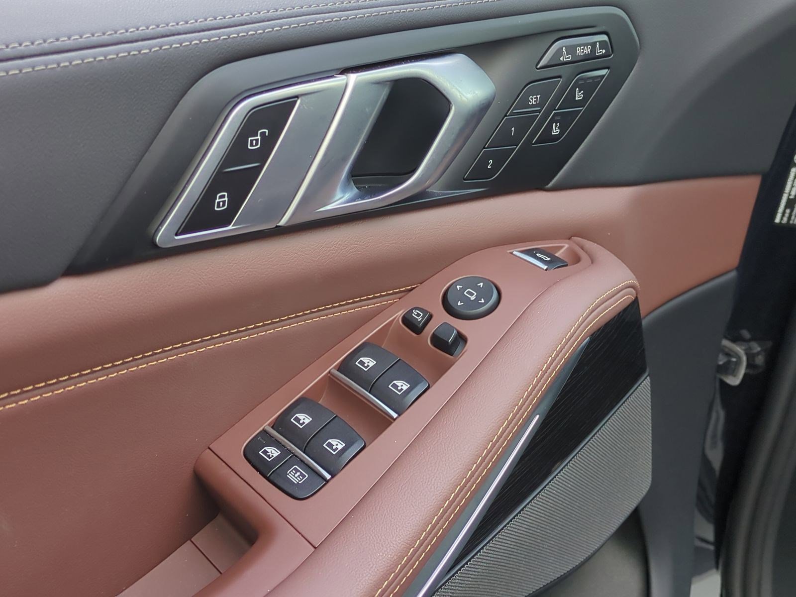 Used 2026 BMW X7 M60i image 15