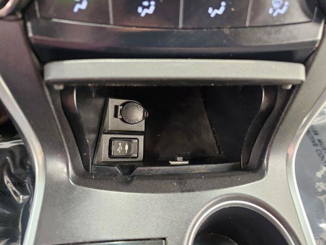 Used 2015 Toyota Camry SE FWD image 13