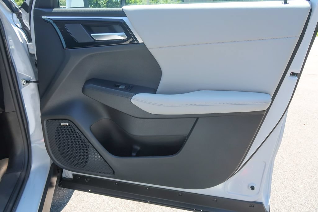 New 2026 Mitsubishi Outlander SE FWD image 21