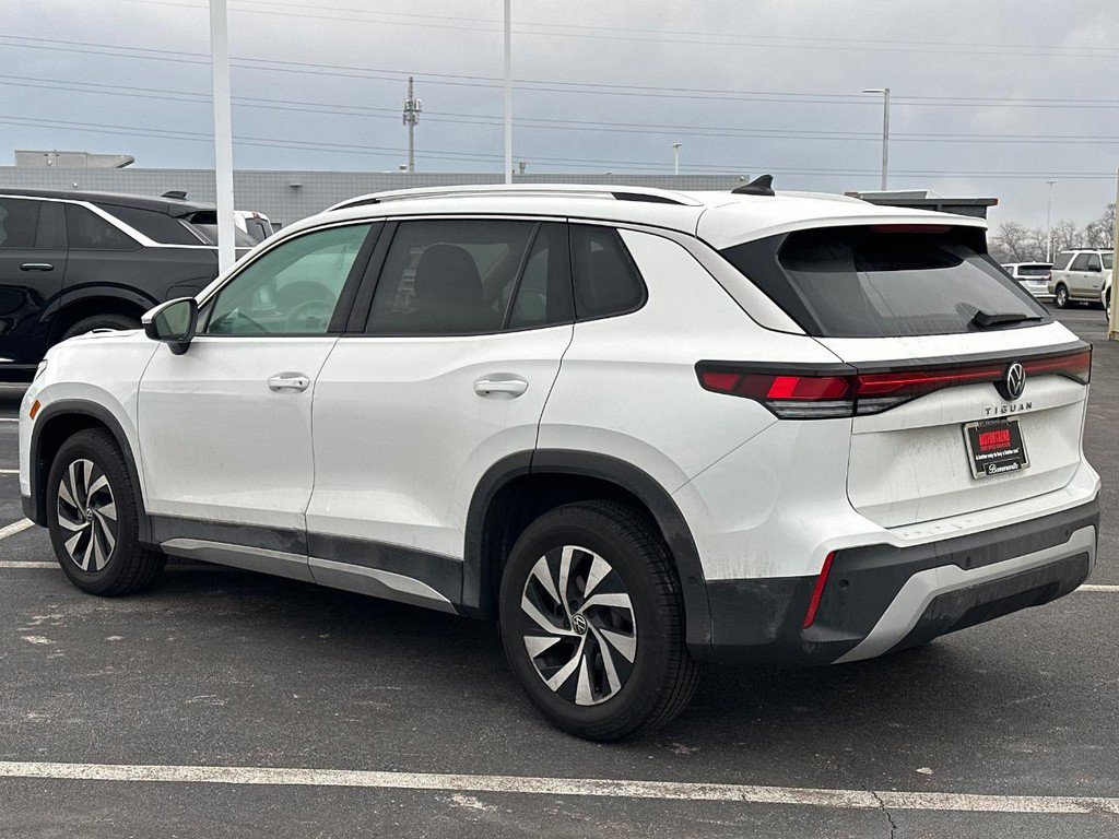 Used 2025 Volkswagen Tiguan S image 8