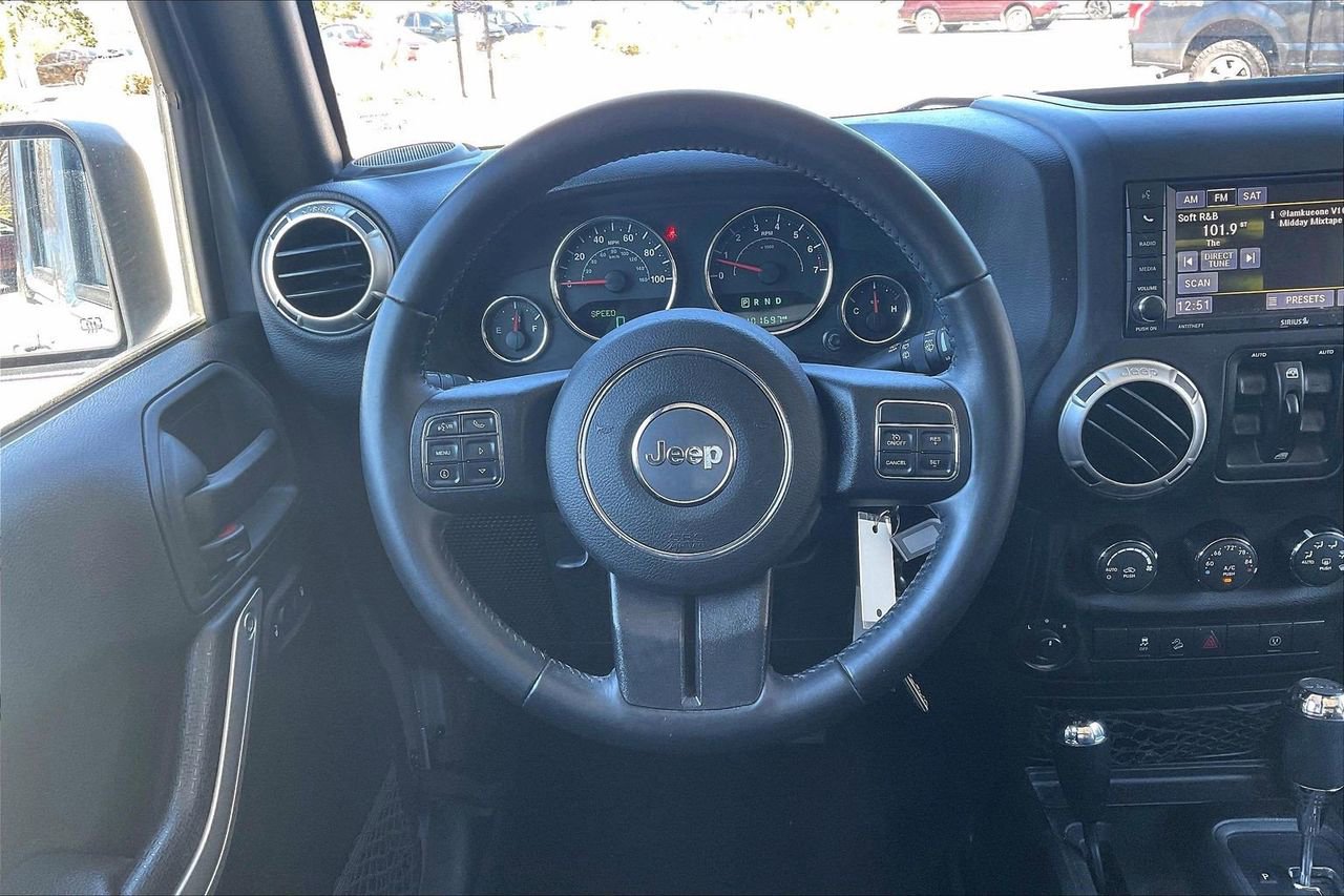 Used 2017 Jeep Wrangler Unlimited Sahara w/ Connectivity Group image 10