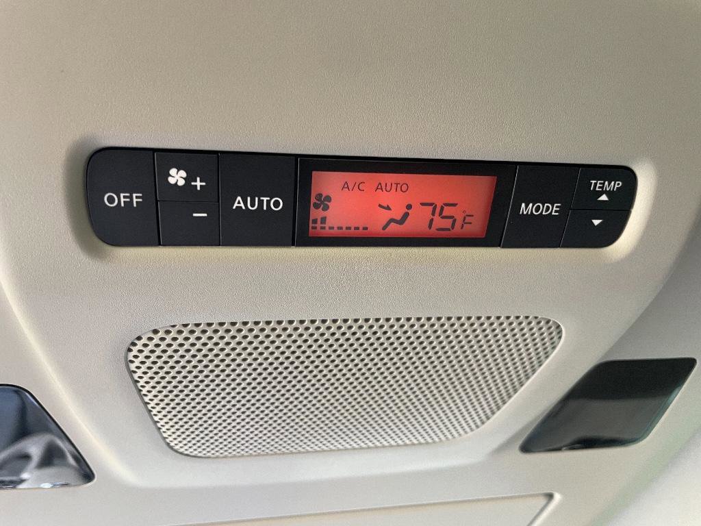 Used 2012 Nissan Quest LE image 28