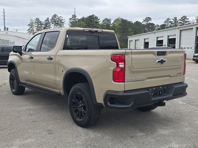 Used 2022 Chevrolet Silverado 1500 ZR2 w/ Technology Package AWD/4WD image 3