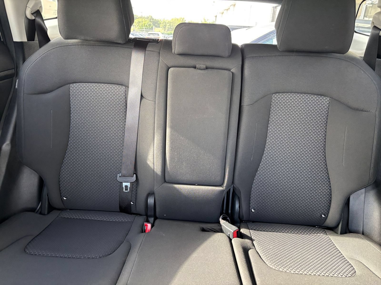 Used 2025 Kia Sportage LX FWD image 36