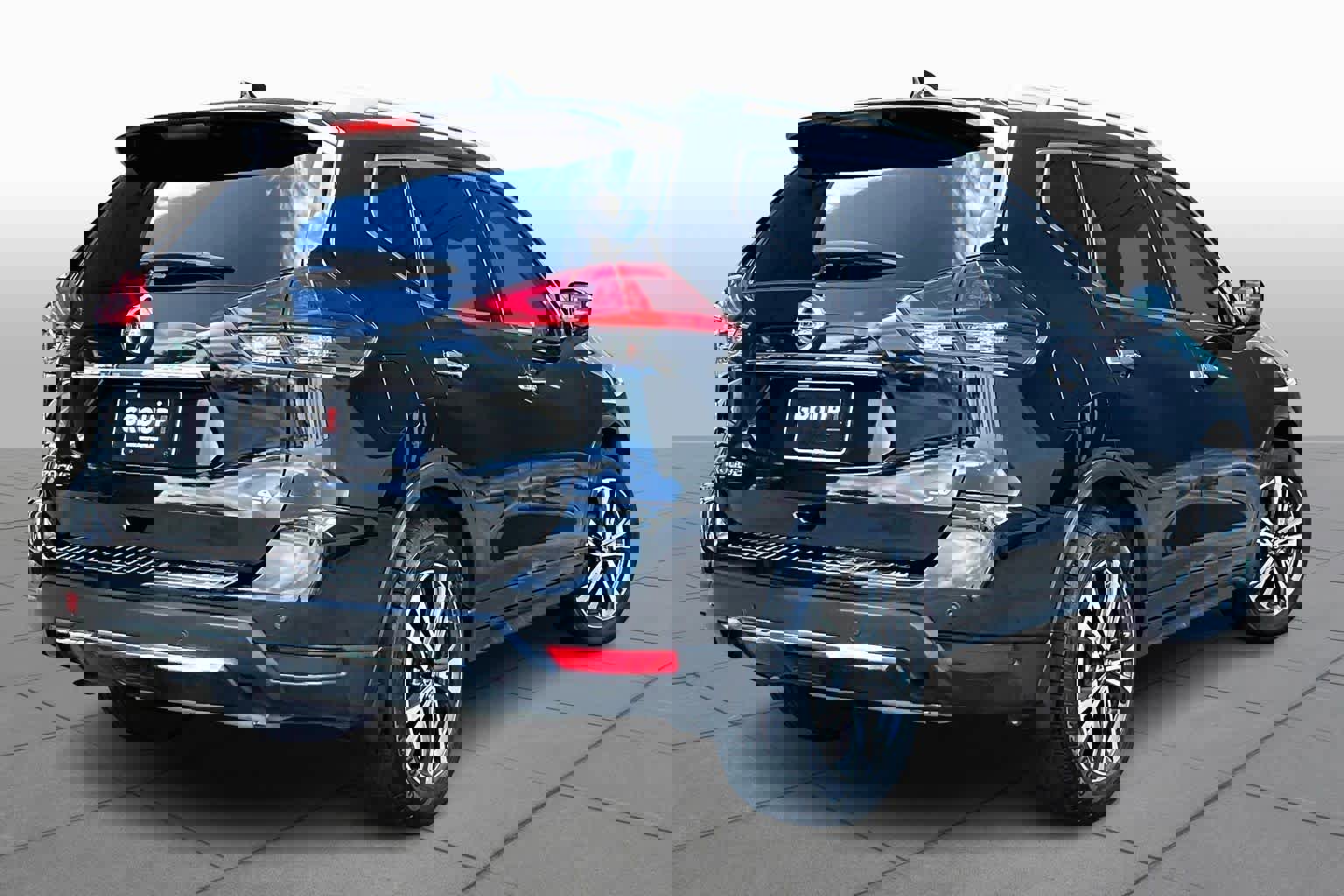 Used 2019 Nissan Rogue SV w/ Sun & Sound Touring Package image 12