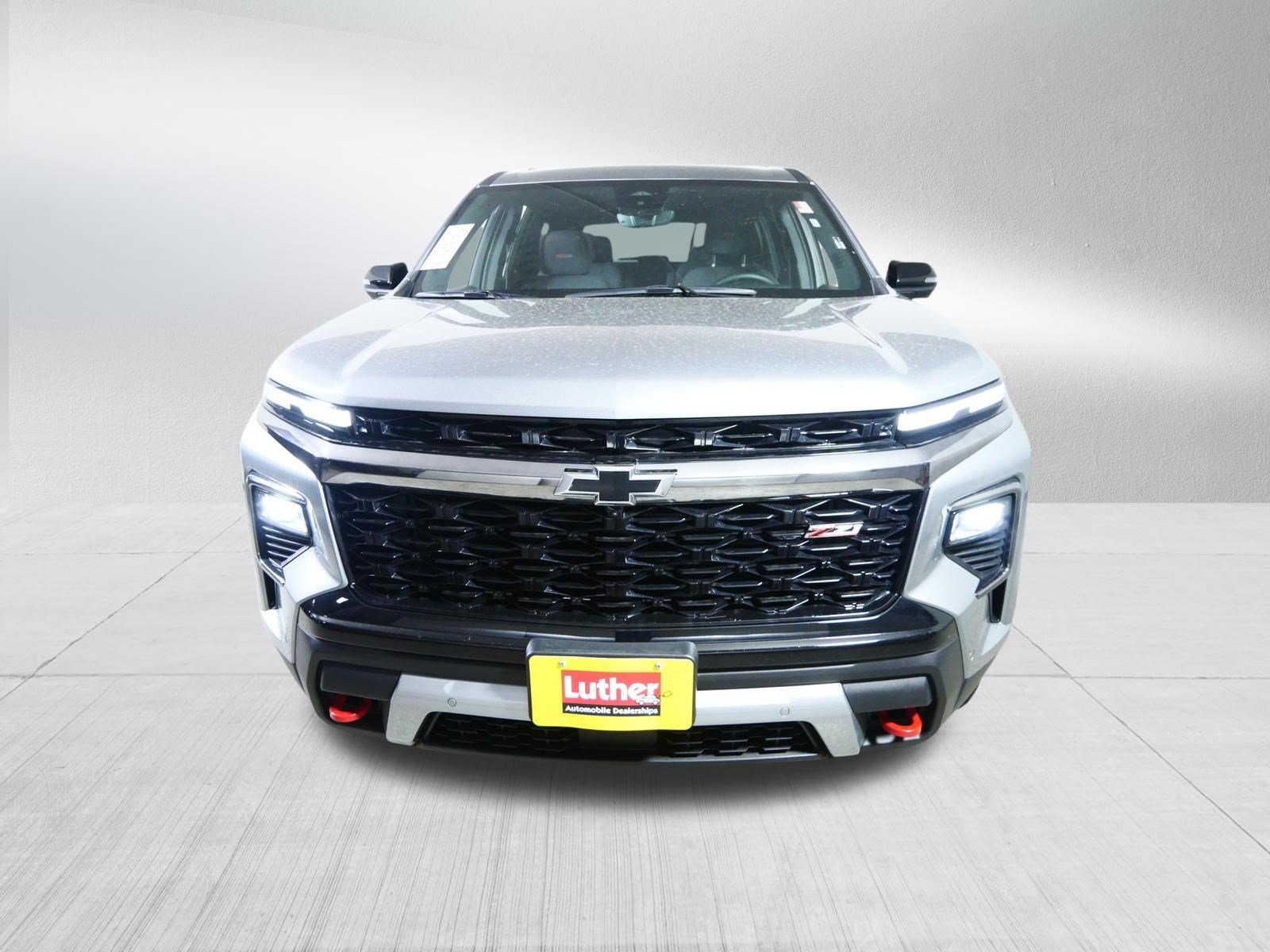 Used 2024 Chevrolet Traverse Z71 w/ Enhanced Driving Package AWD/4WD image 2