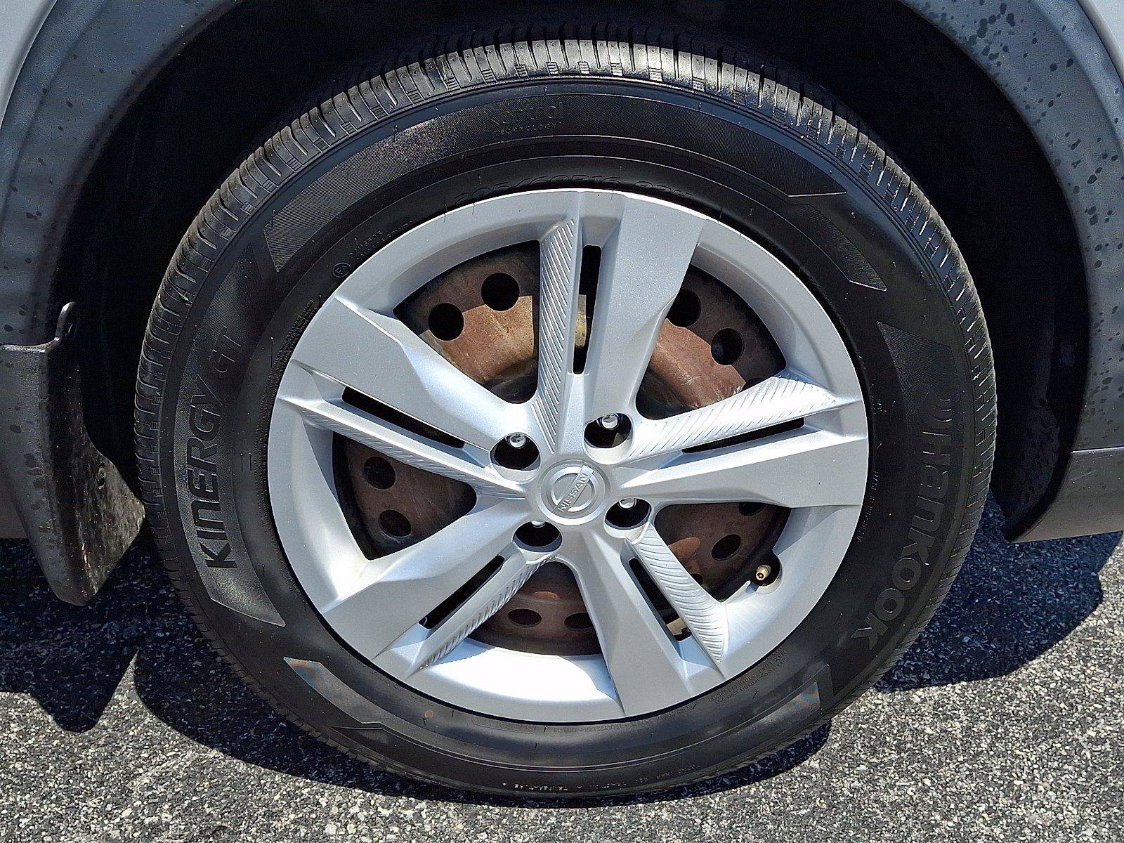 Used 2019 Nissan Kicks S FWD image 9