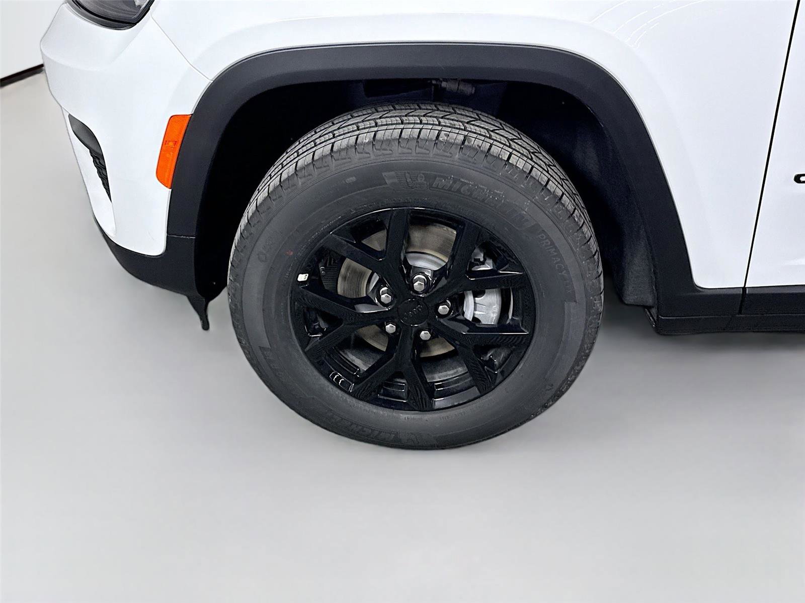 New 2025 Jeep Grand Cherokee Altitude image 23