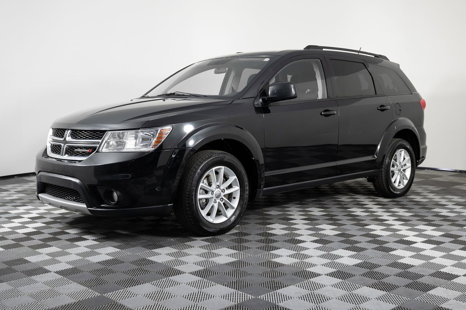 Used 2016 Dodge Journey SXT w/ Comfort/Convenience Group