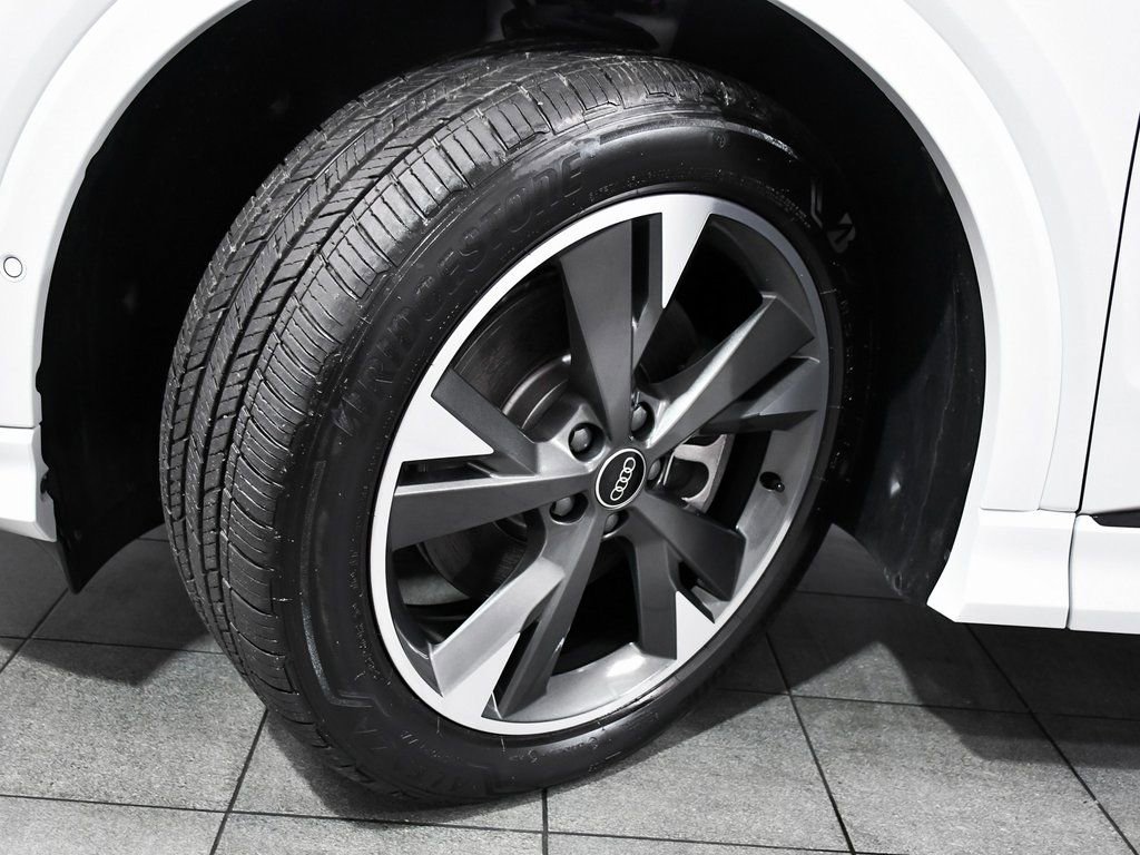 Used 2024 Audi Q4 e-tron Premium Plus w/ Premium Plus image 7