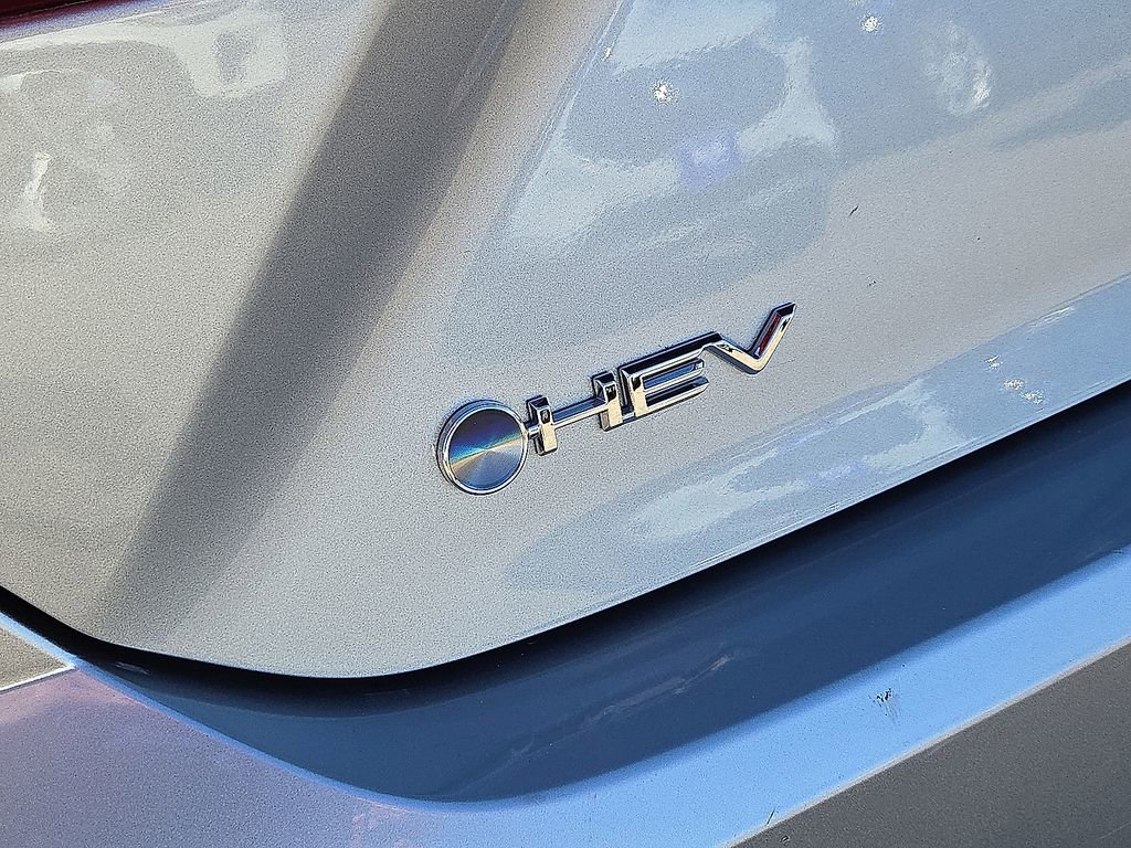 Used 2025 Toyota Camry LE image 12