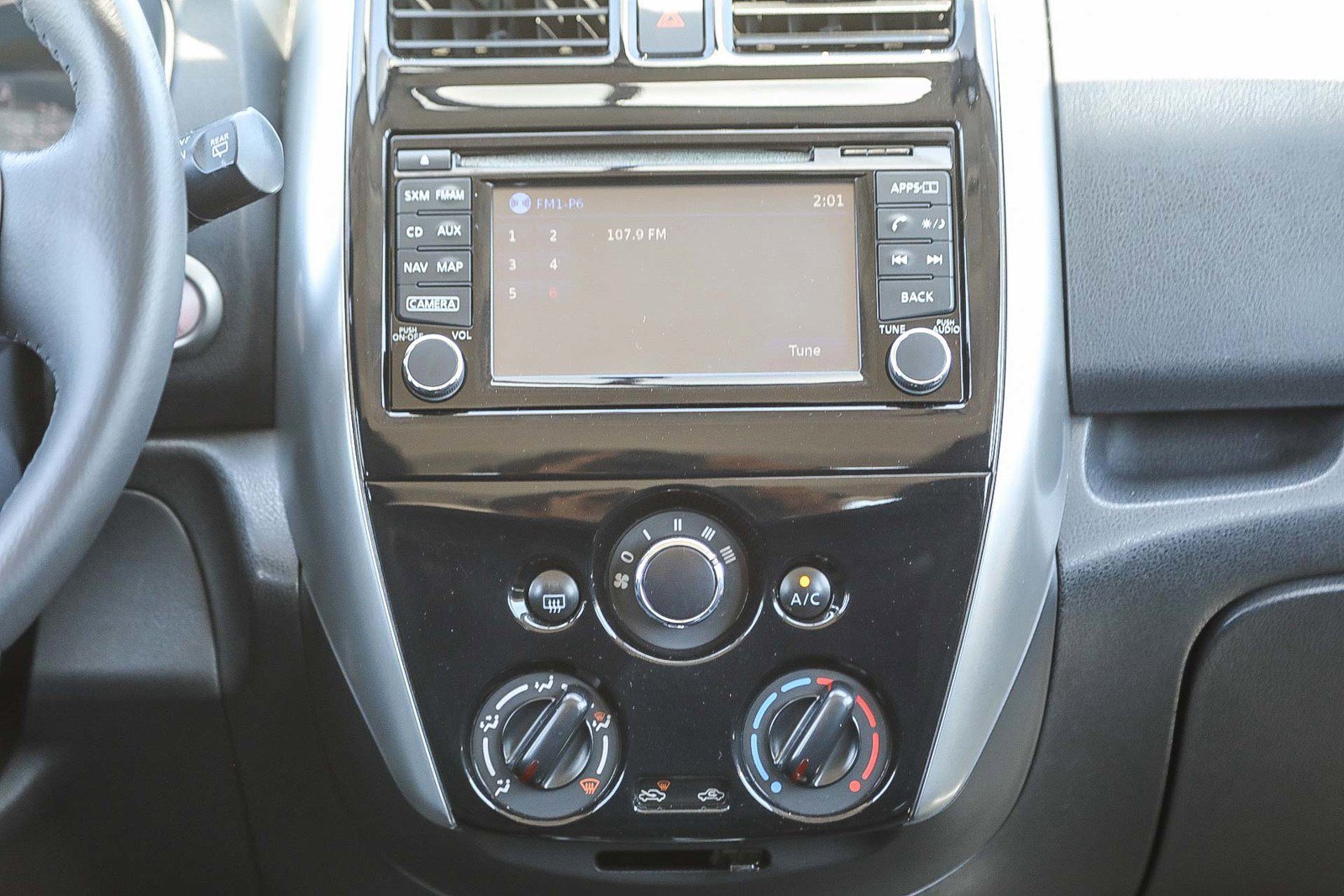 Used 2015 Nissan Versa Note SV image 14