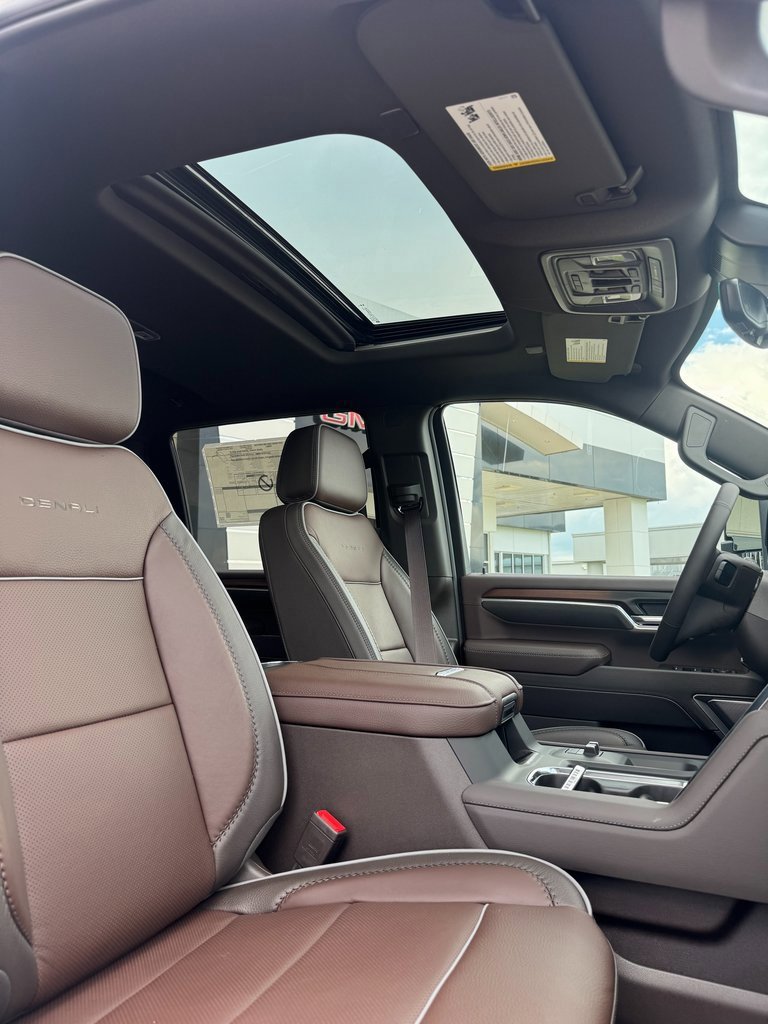 New 2025 GMC Sierra 2500 Denali w/ Denali Reserve Package image 14
