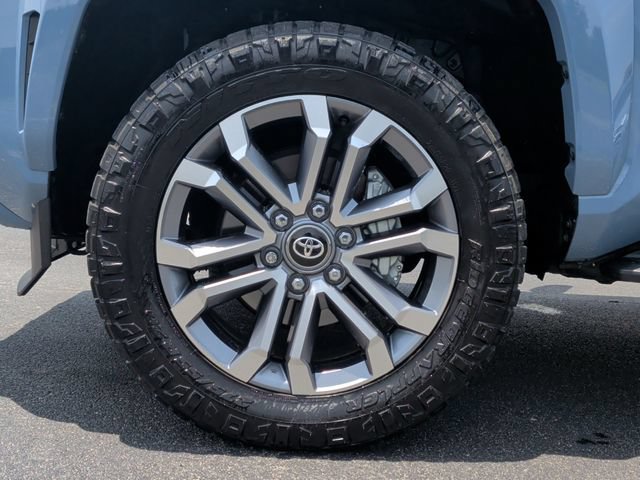 Used 2025 Toyota 4Runner Limited RWD image 10
