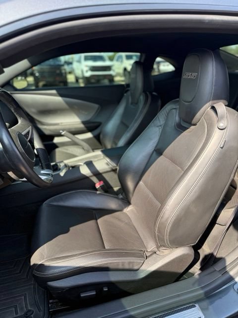 Used 2010 Chevrolet Camaro SS w/ RS Package RWD image 9