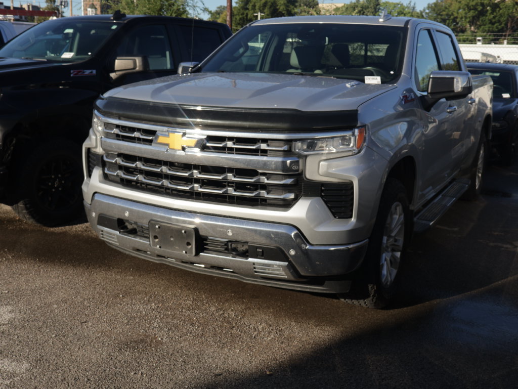 Used 2022 Chevrolet Silverado 1500 LTZ w/ LTZ Premium Package AWD/4WD image 17