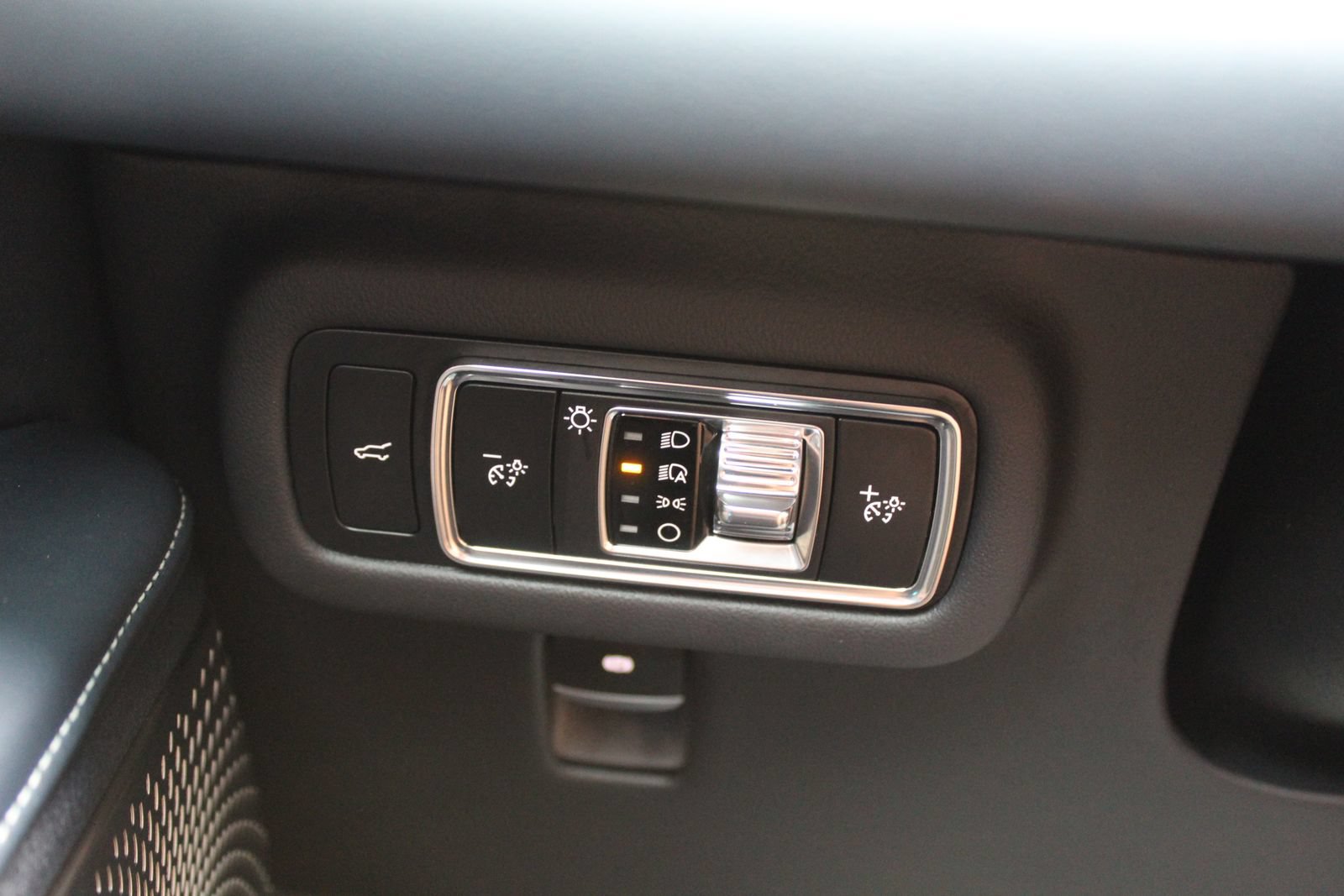 Used 2024 Lincoln Nautilus Reserve w/ Equipment Group 203A AWD/4WD image 23